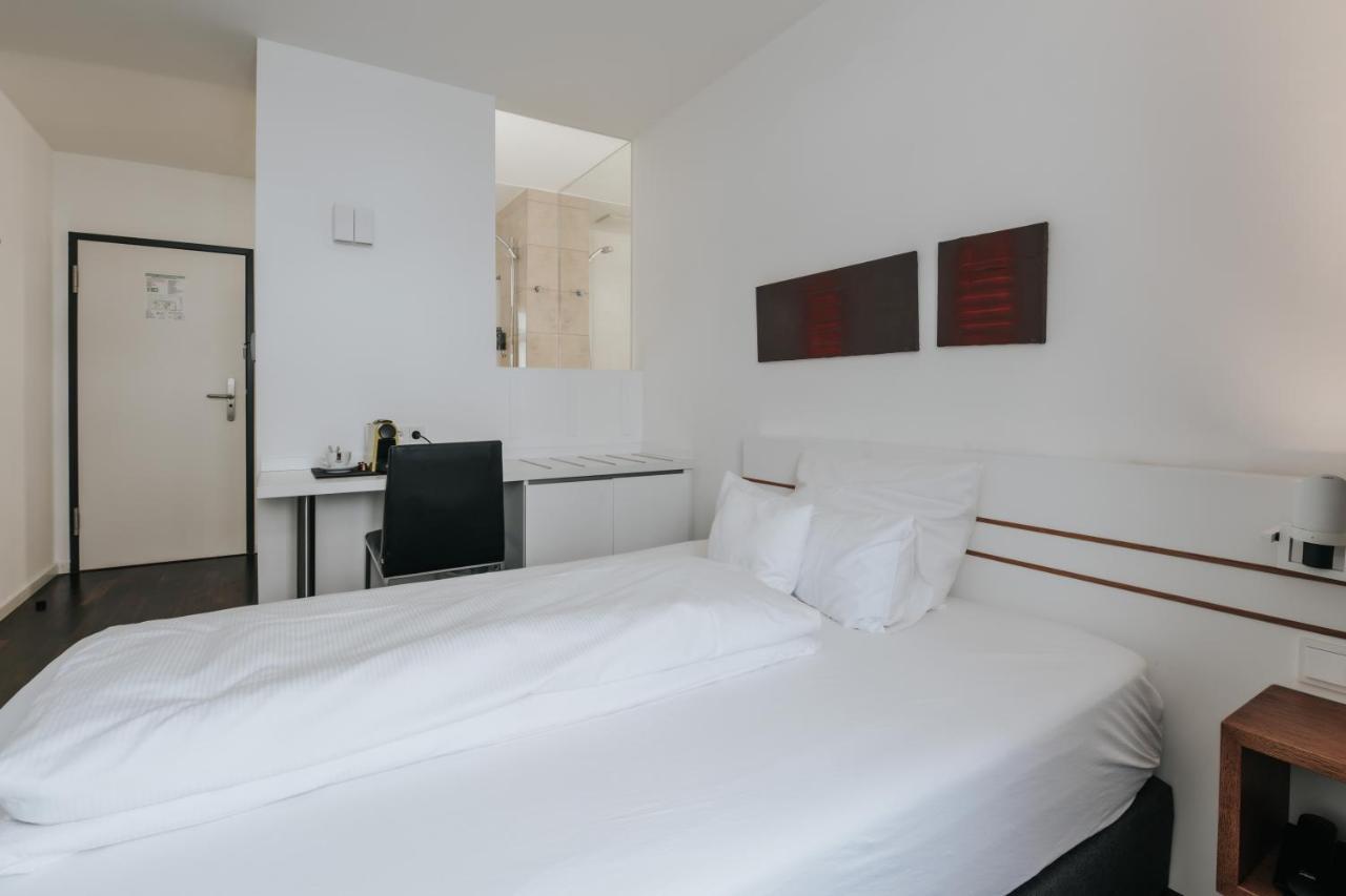 Design Hotel & Restaurant Loewen Ulm Bagian luar foto