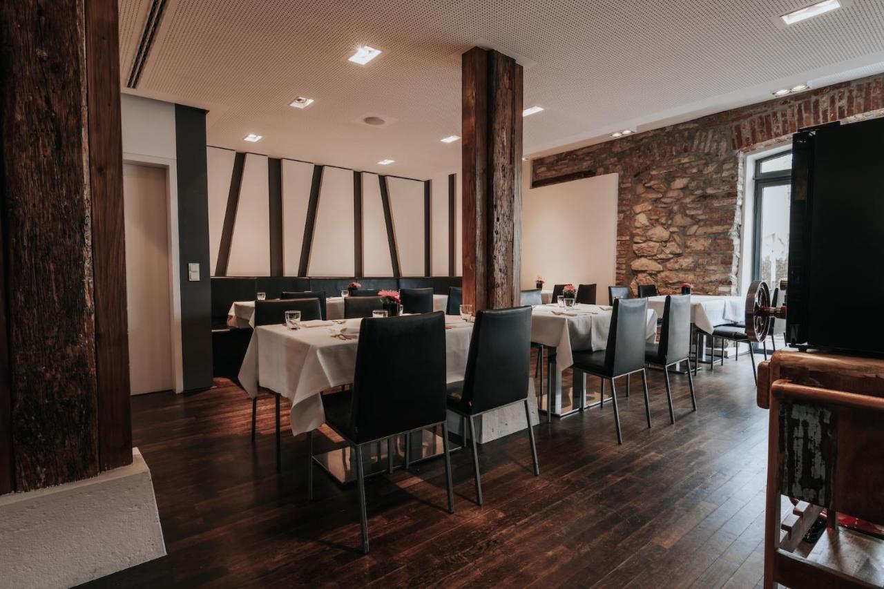 Design Hotel & Restaurant Loewen Ulm Bagian luar foto