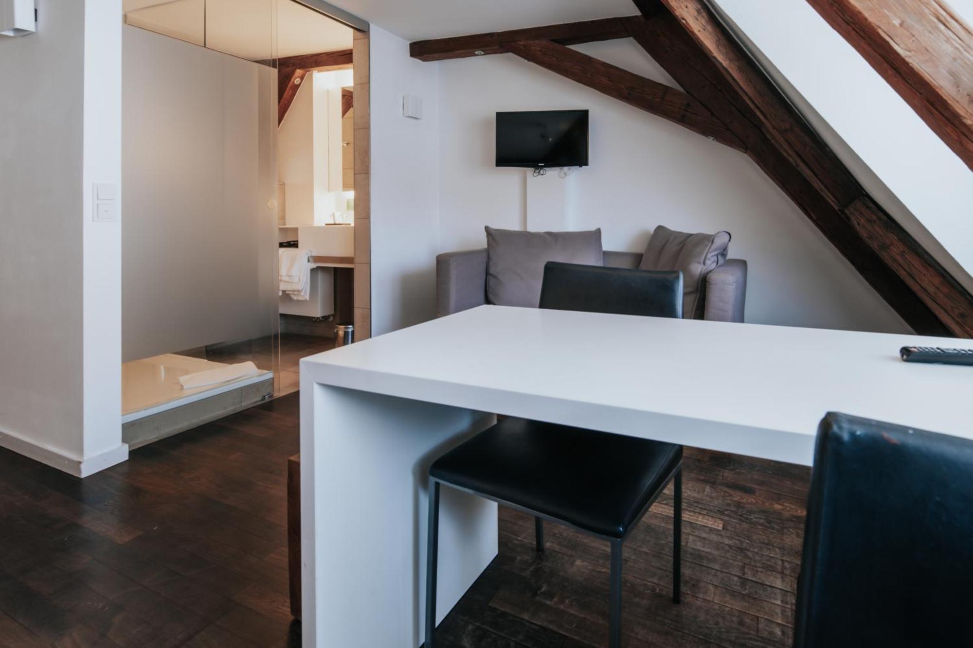 Design Hotel & Restaurant Loewen Ulm Bagian luar foto