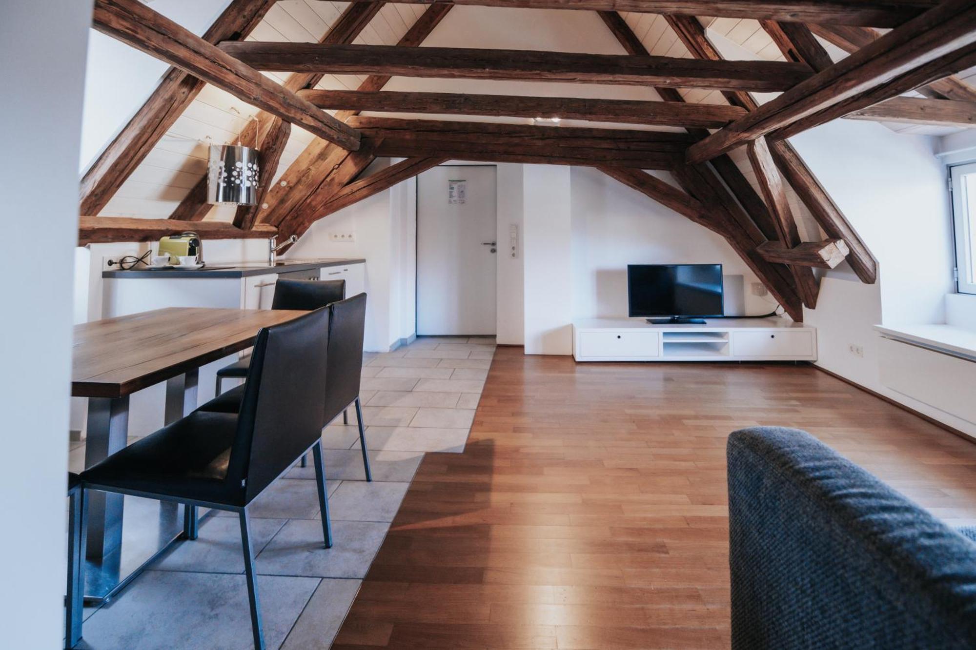 Design Hotel & Restaurant Loewen Ulm Bagian luar foto