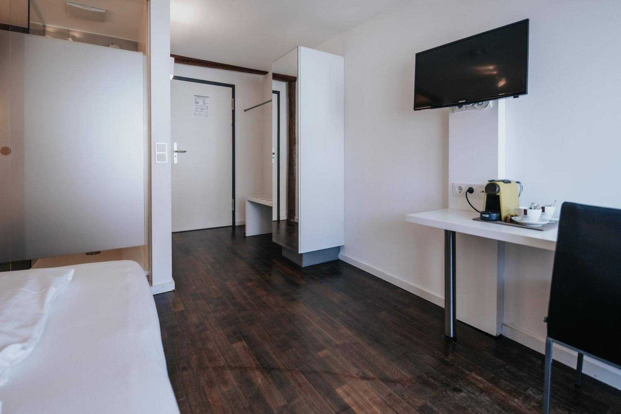 Design Hotel & Restaurant Loewen Ulm Bagian luar foto