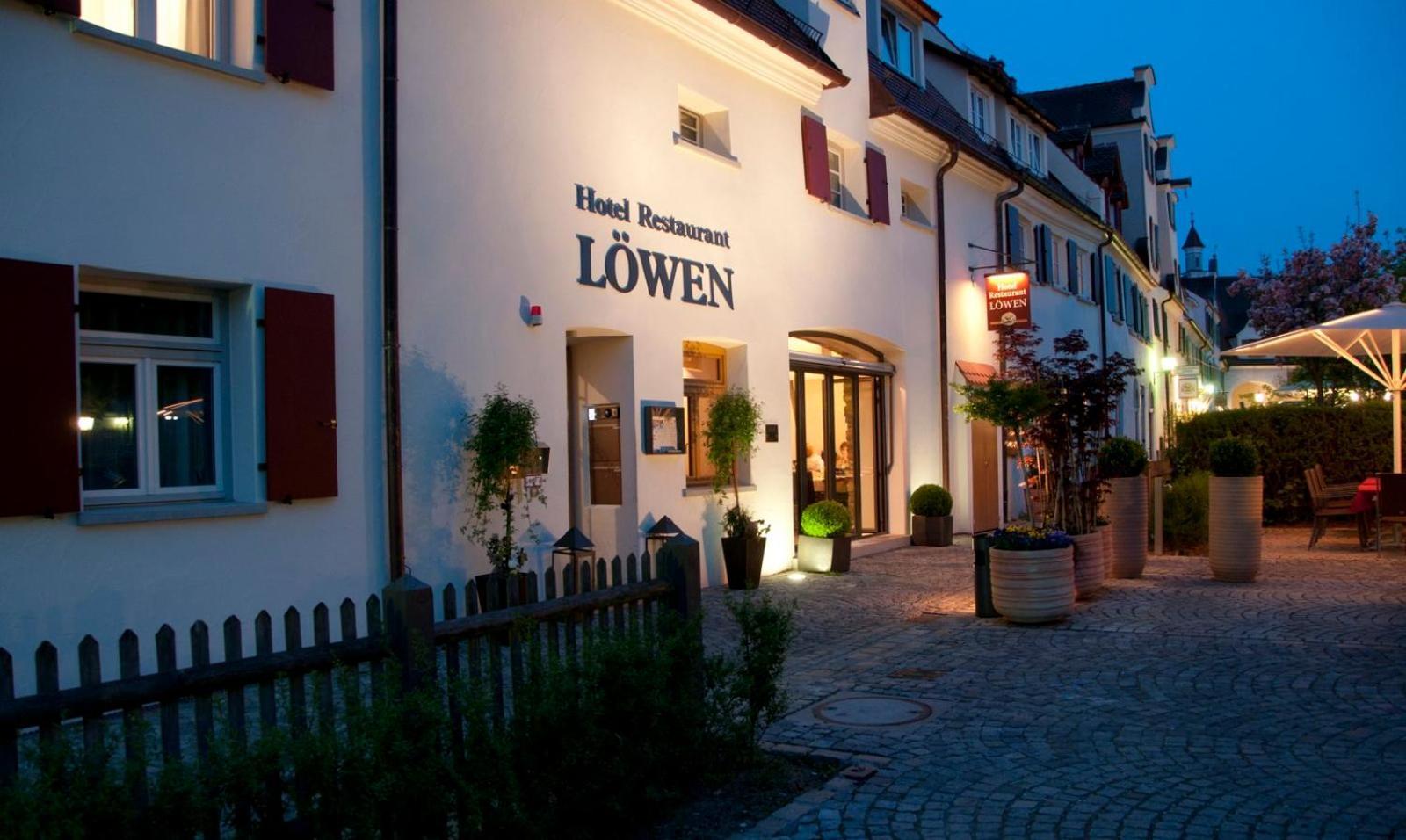 Design Hotel & Restaurant Loewen Ulm Bagian luar foto