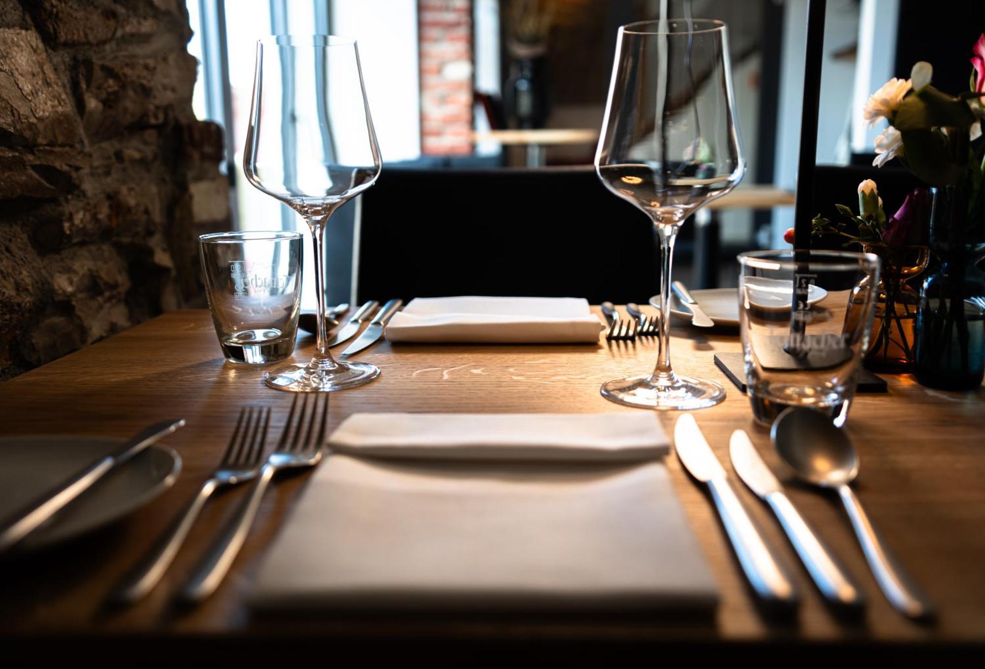 Design Hotel & Restaurant Loewen Ulm Bagian luar foto