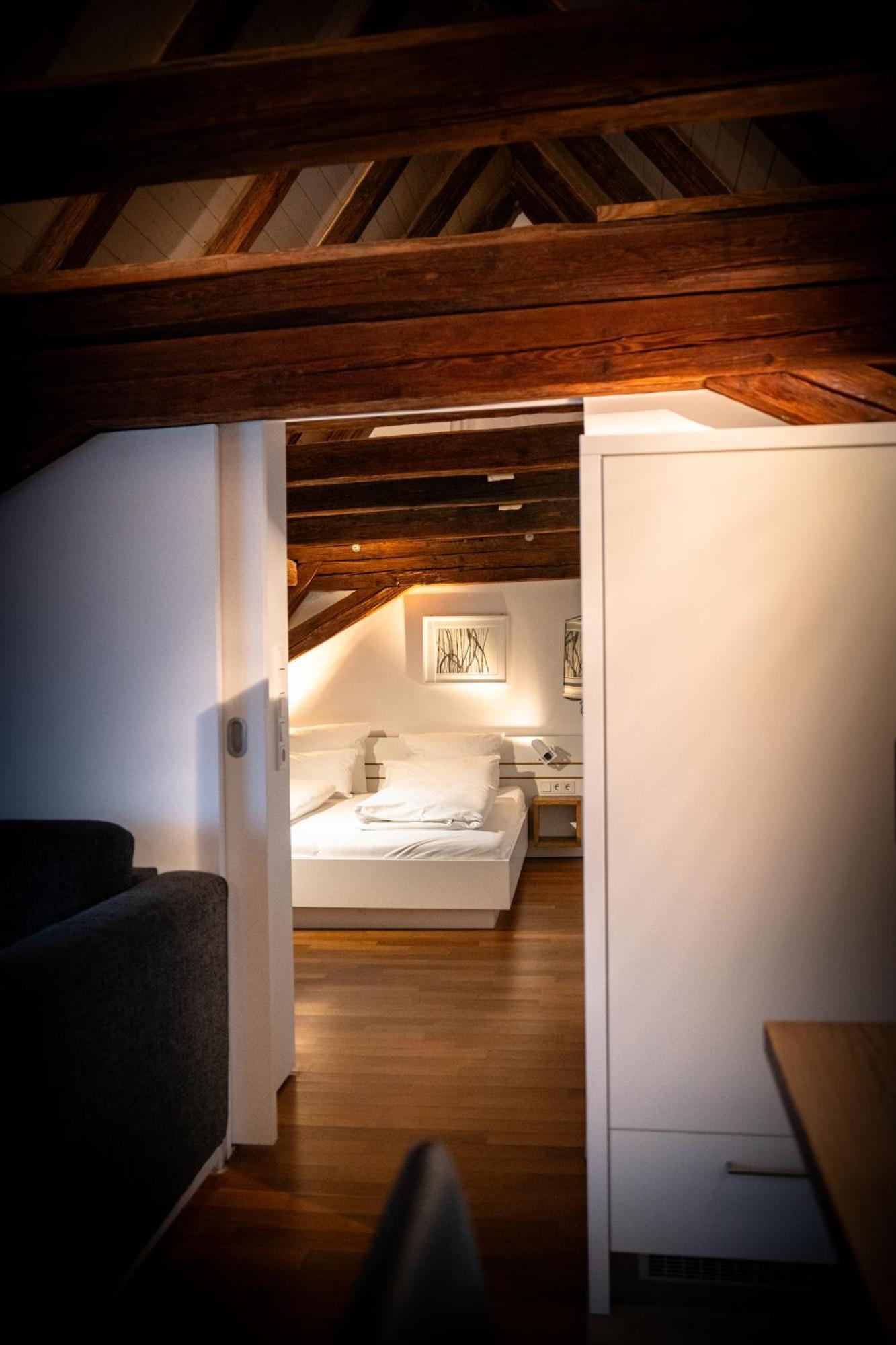 Design Hotel & Restaurant Loewen Ulm Bagian luar foto