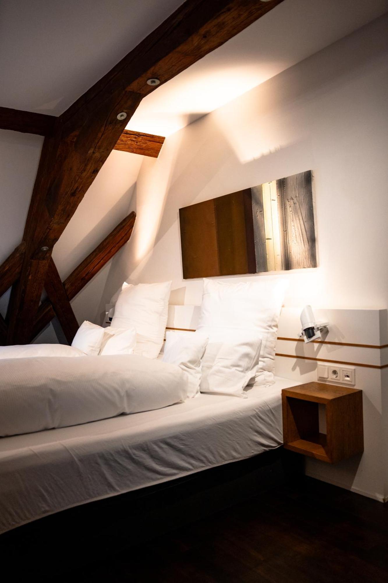 Design Hotel & Restaurant Loewen Ulm Bagian luar foto